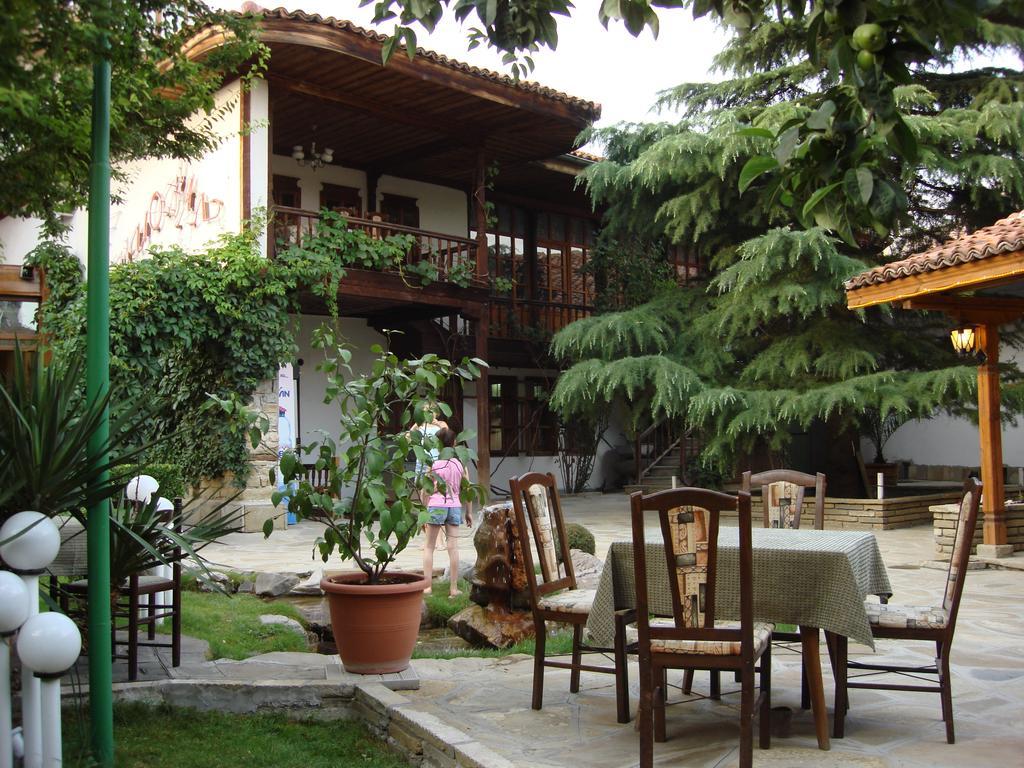 Chakarova Guest House Sliven Buitenkant foto